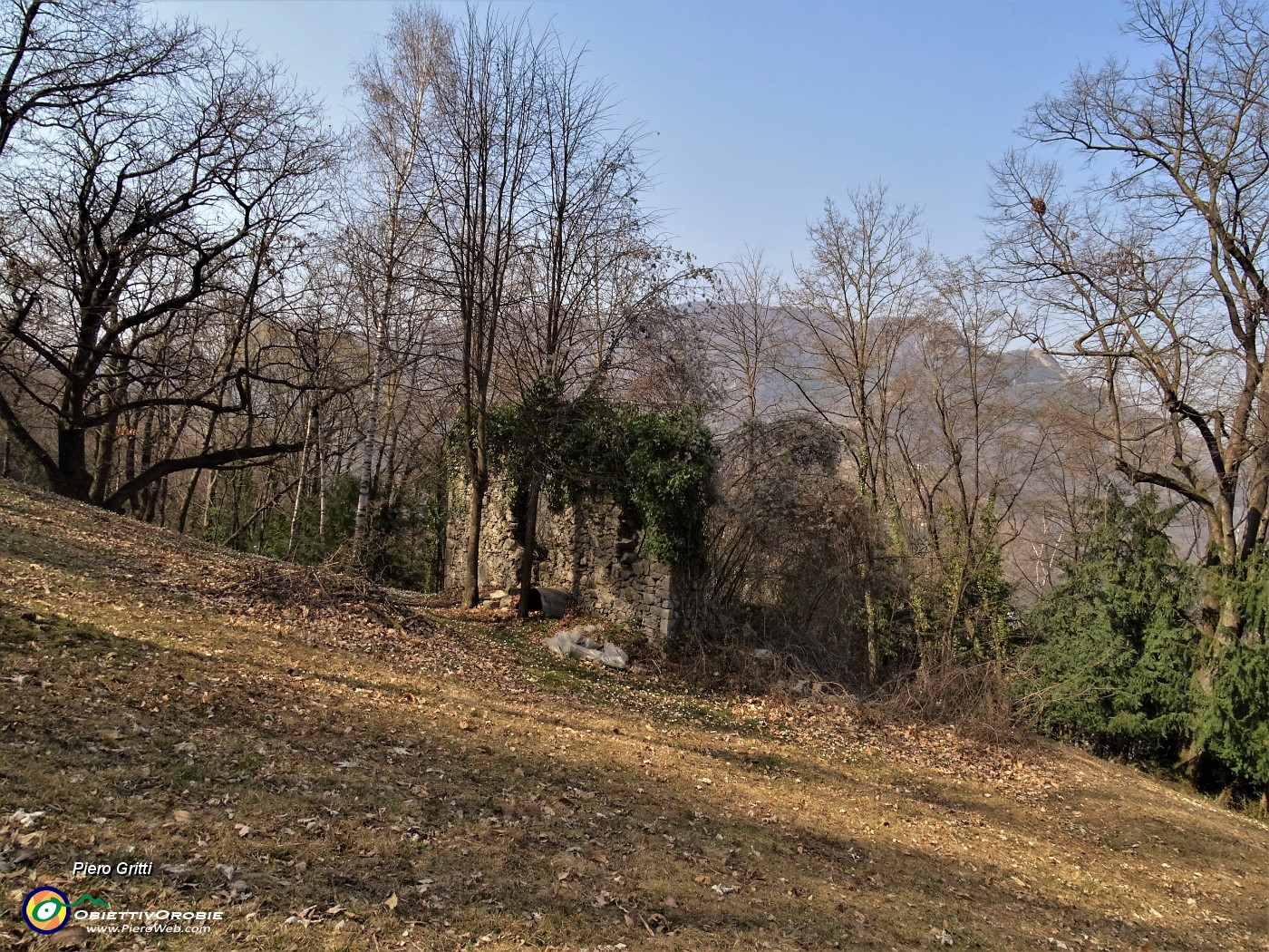 20 Baita purtroppo in rudere .JPG
